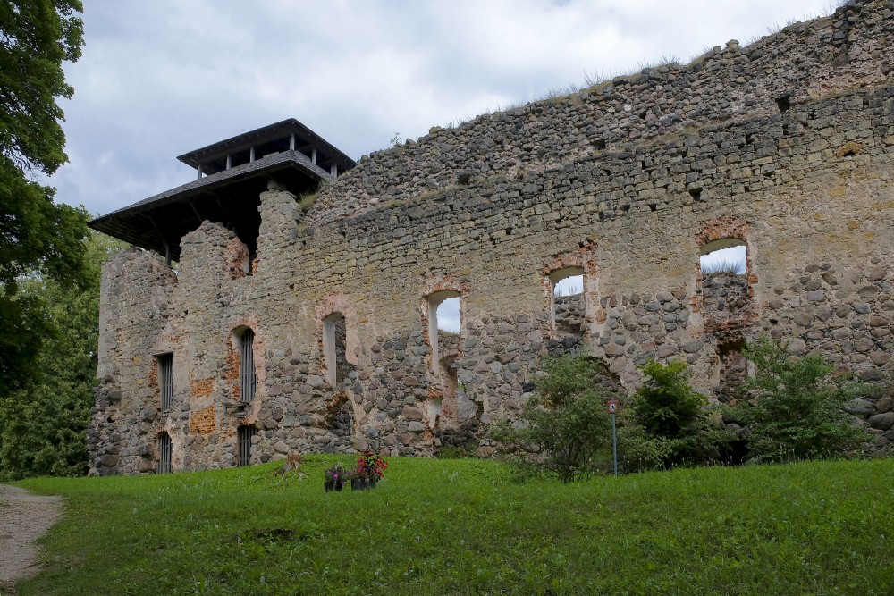Ruins of Rauna Castle