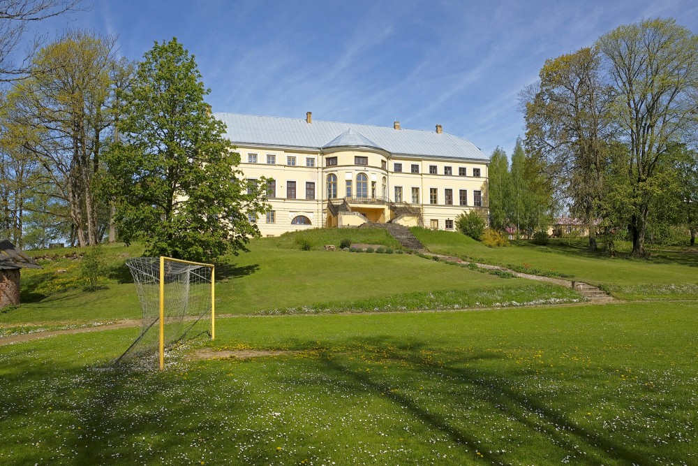 Remtes muižas pils