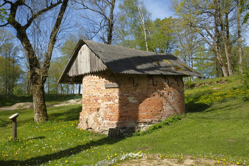 Remtes muižas lāču namiņš