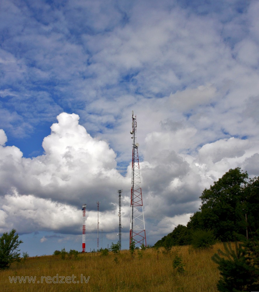 Mobilo telefonu bāzes stacijas (torņi) Popē