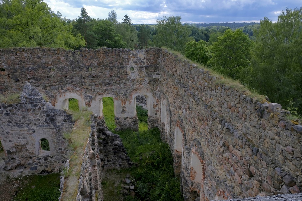 Rauna Medieval Castle ruins