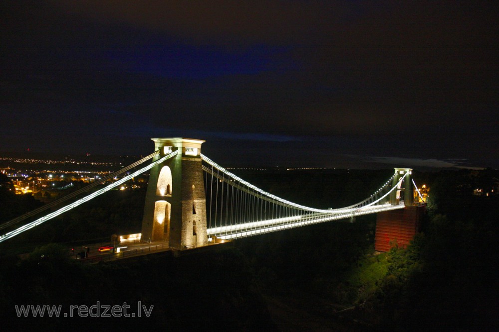 Clifton Suspension tilts Bristolē