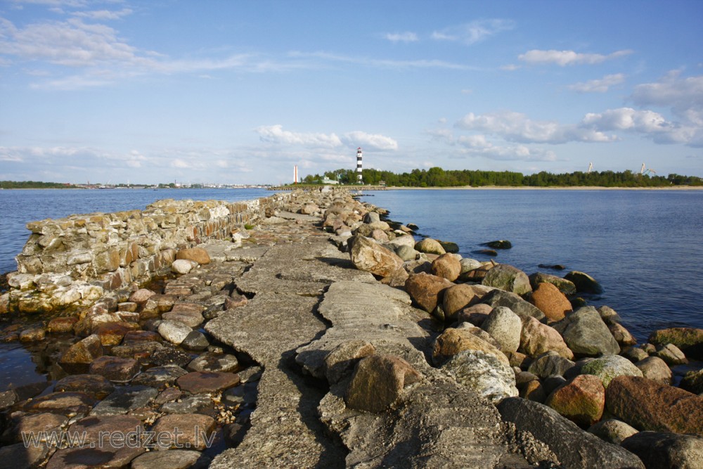 Daugavgrīvas rietumu (dienvidu) mols