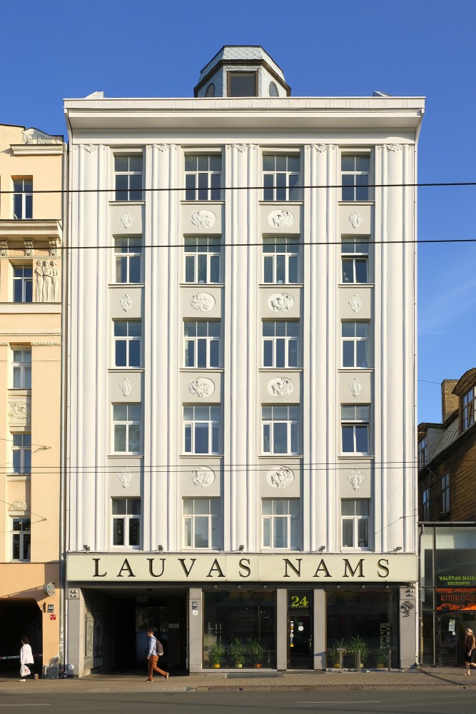 Lauvas nams (Rīga, Brīvības iela 82)