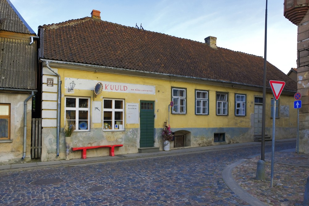 Baznīcas iela 27, Kuldīga