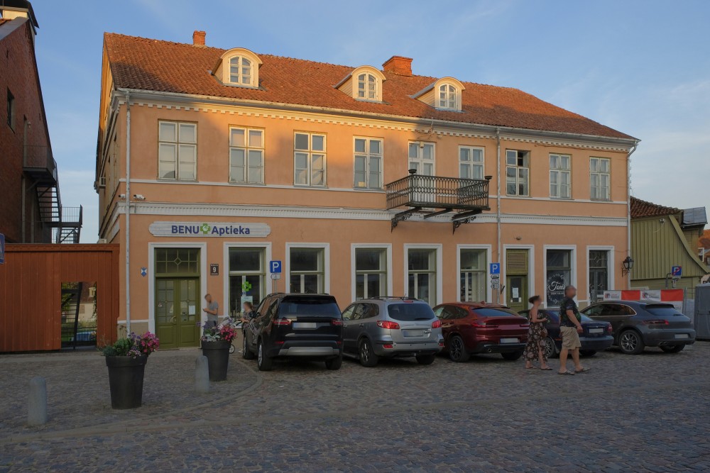 Baznīcas iela 9, Kuldīga