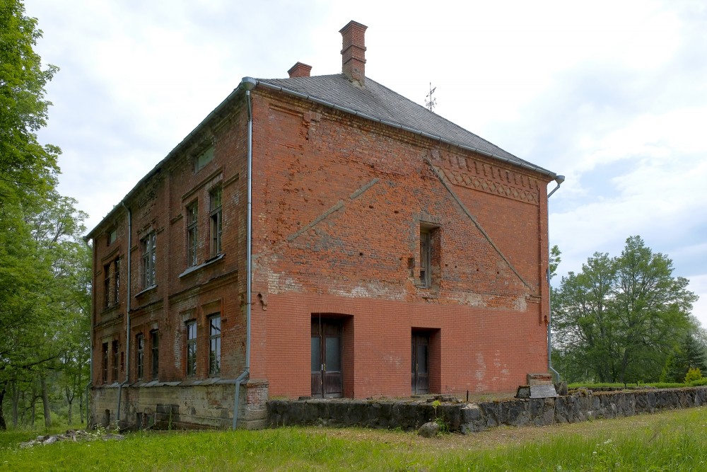 Cirstu muižas kungu māja