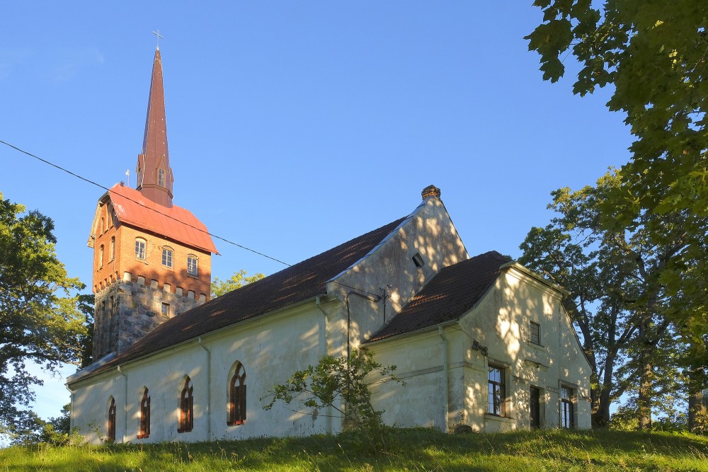 Zaubes evaņģēliski luteriskā baznīca