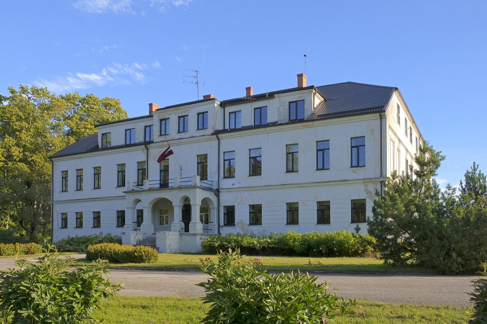 Nītaures muižas kungu māja