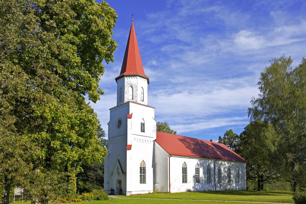 Skujenes luterāņu baznīca