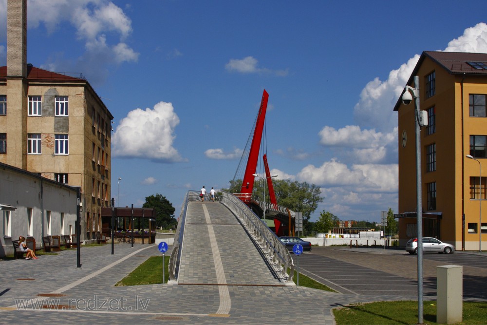 Mītavas tilts no pilsētas puses