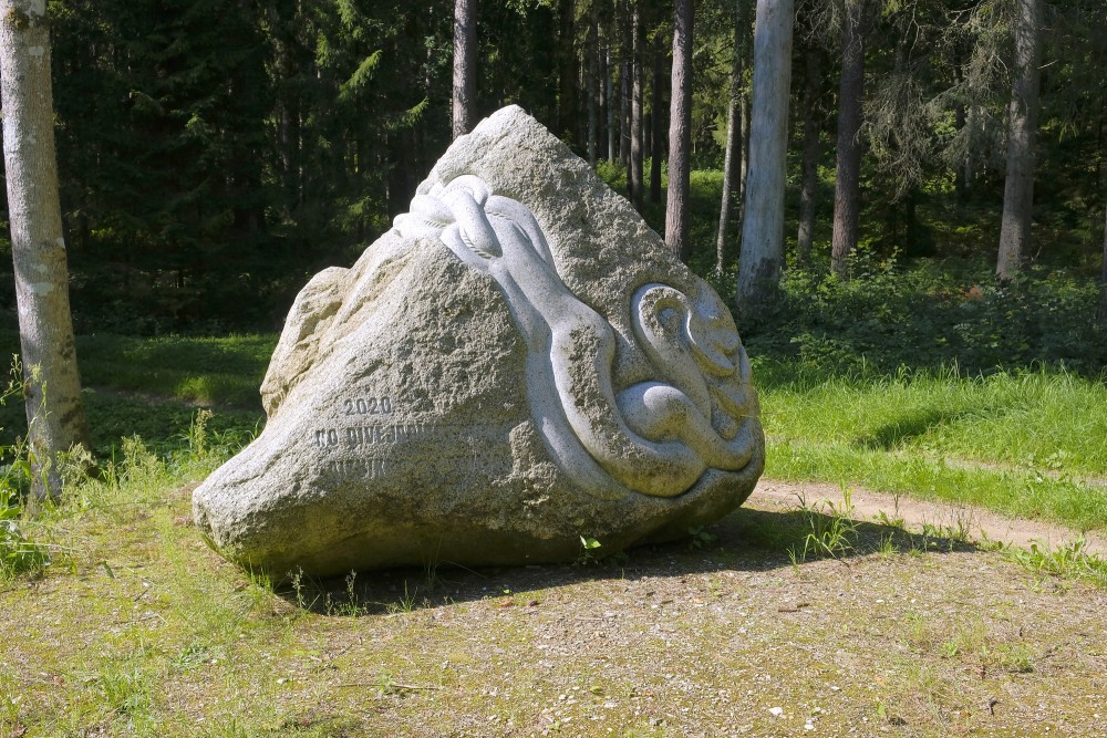 Sculpture in Aizvīķi Forest Park