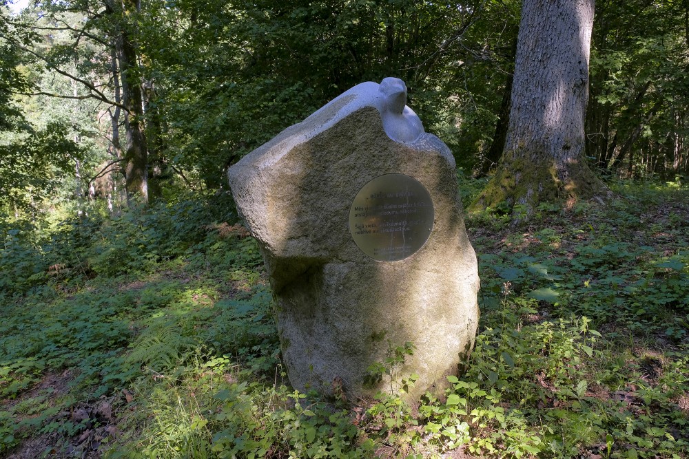 Sculpture in Aizvīķi Forest Park