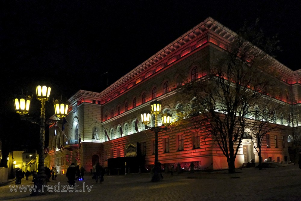 Staro Rīga Latvijas simtgadē - vides instalācija "Pie Latvijas šūpuļa"