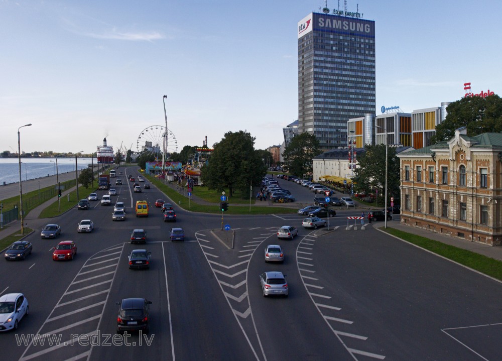 Skats no Vanšu tilta uz Eksporta ielu