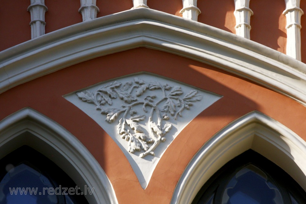 Fasādes dekors (Elizabetes iela 21)