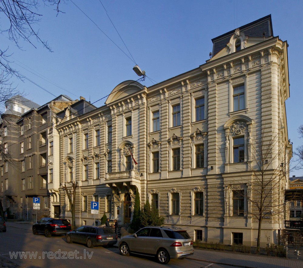Rīga, Jura Alunāna iela 2