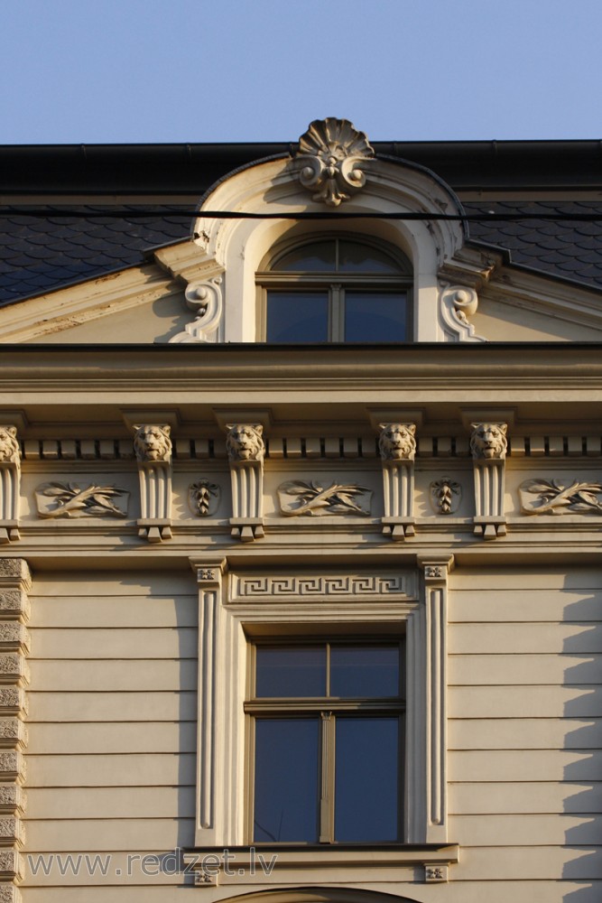 Logi (Jura Alunāna iela 2)