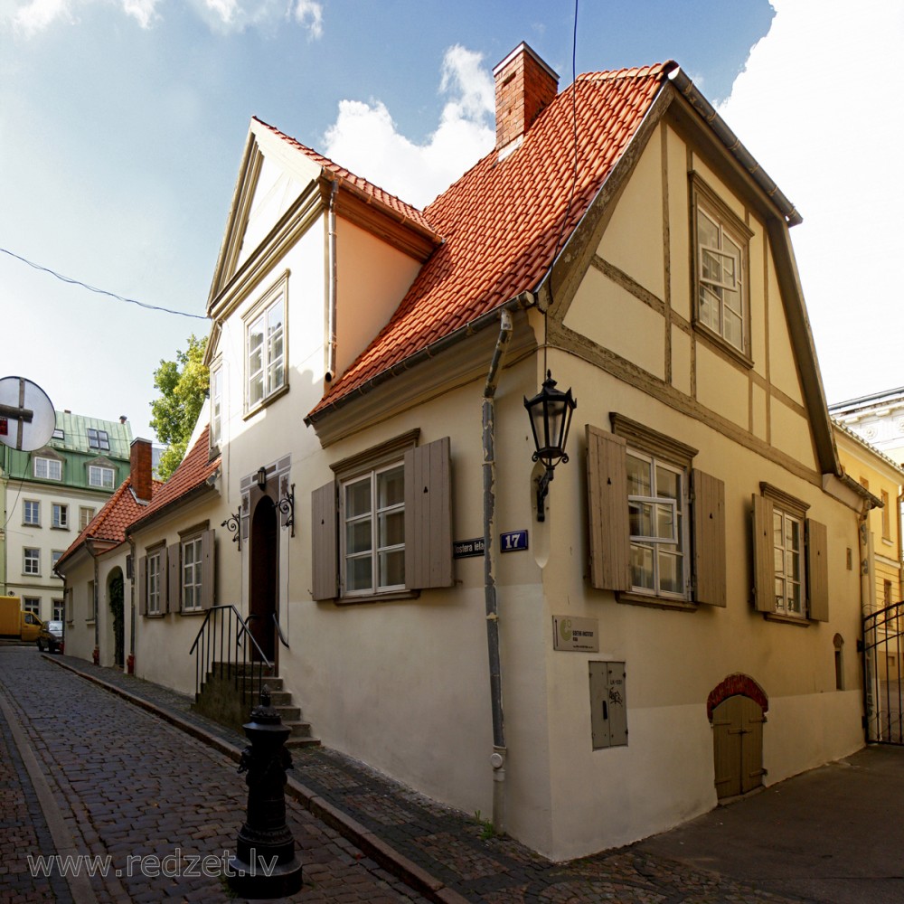 Rīga, Klostera iela 17