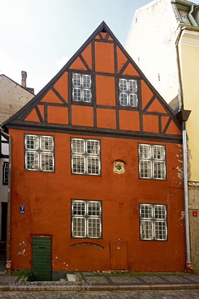 Rīga, Klostera iela 7