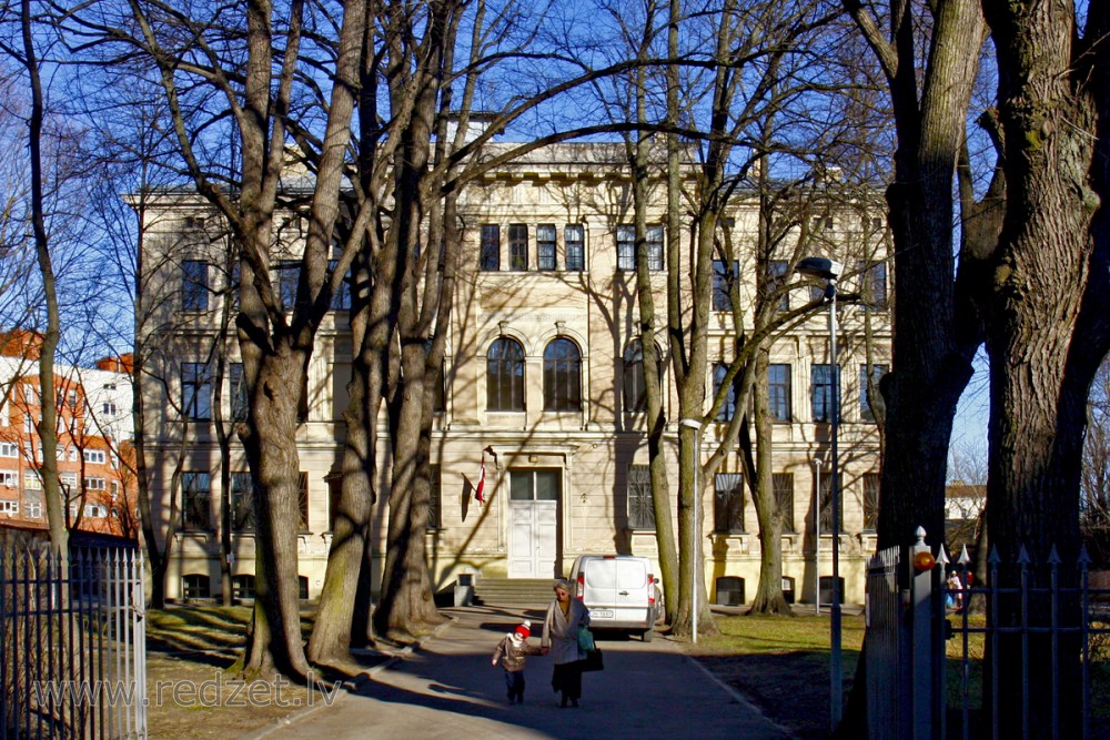 Rīga, Lāčplēša iela 141