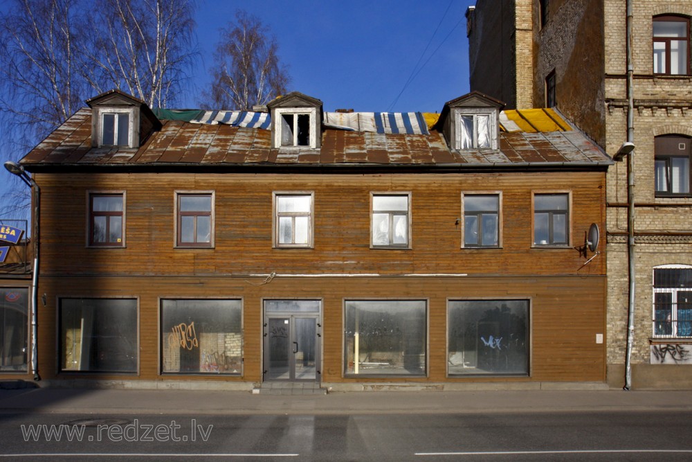 Rīga, Lāčplēša iela 85