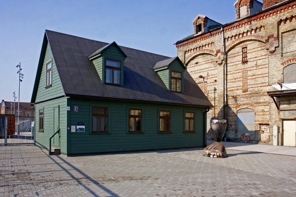 Rīga, Mazā Kalna iela 21
