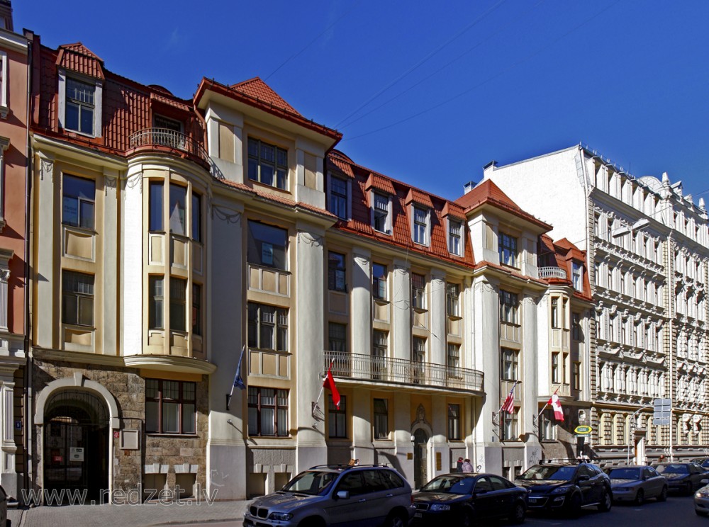 Rīga, Skolas iela 11