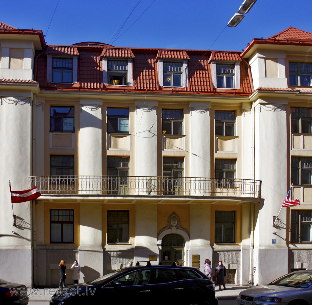 Rīga, Skolas iela 11