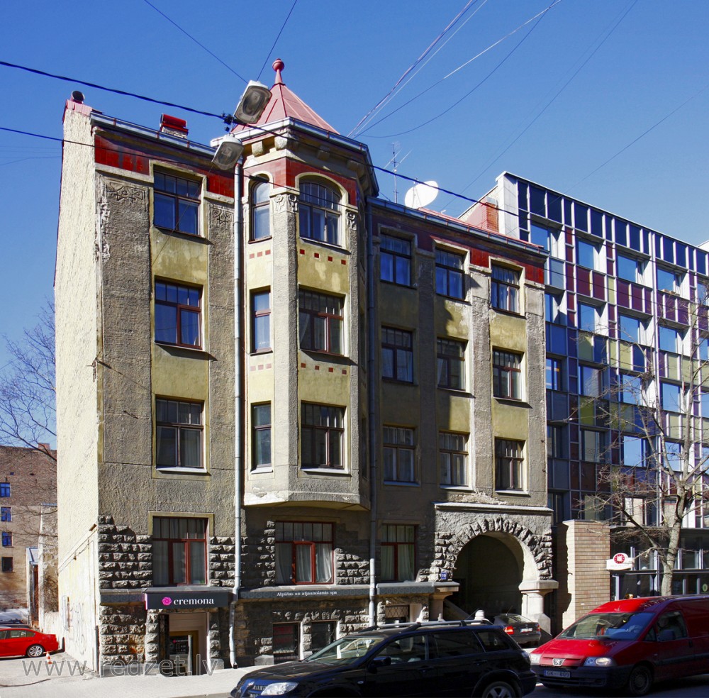 Rīga, Skolas iela 19