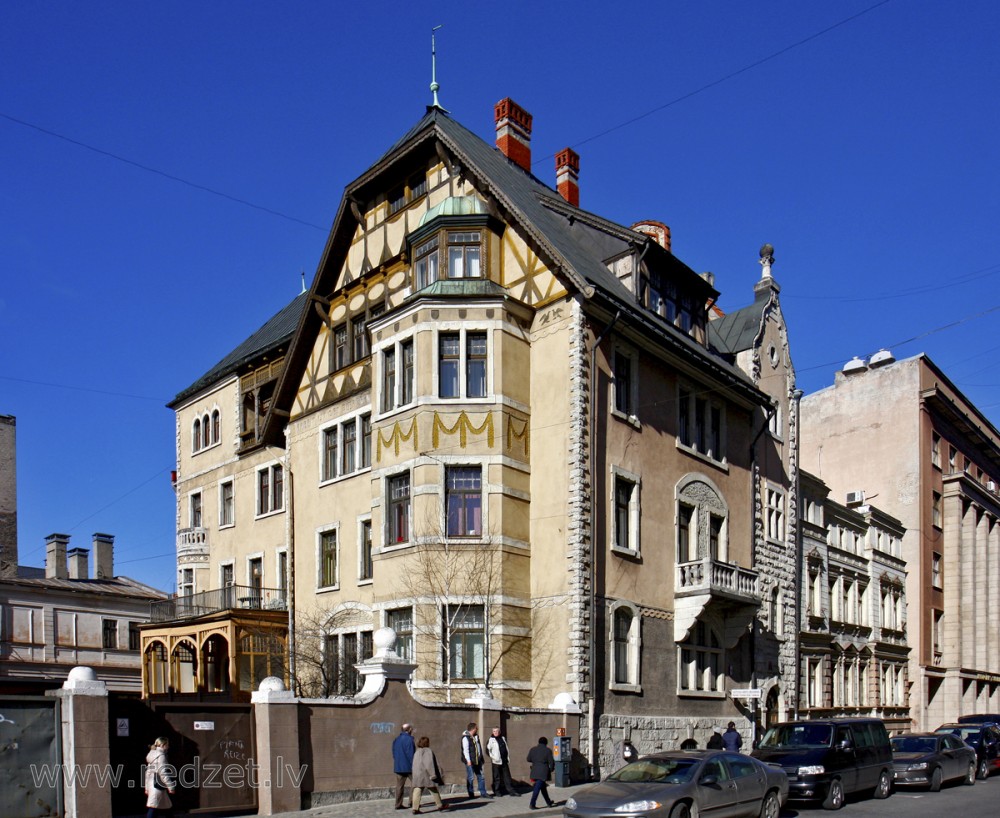 Rīga, Skolas iela 3