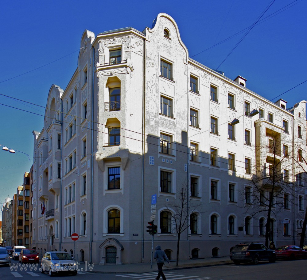 Rīga, Skolas iela 32