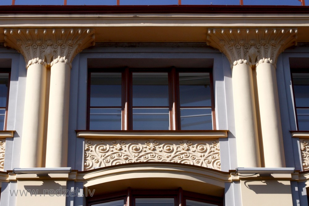 Fasādes dekors (Smilšu iela 10)