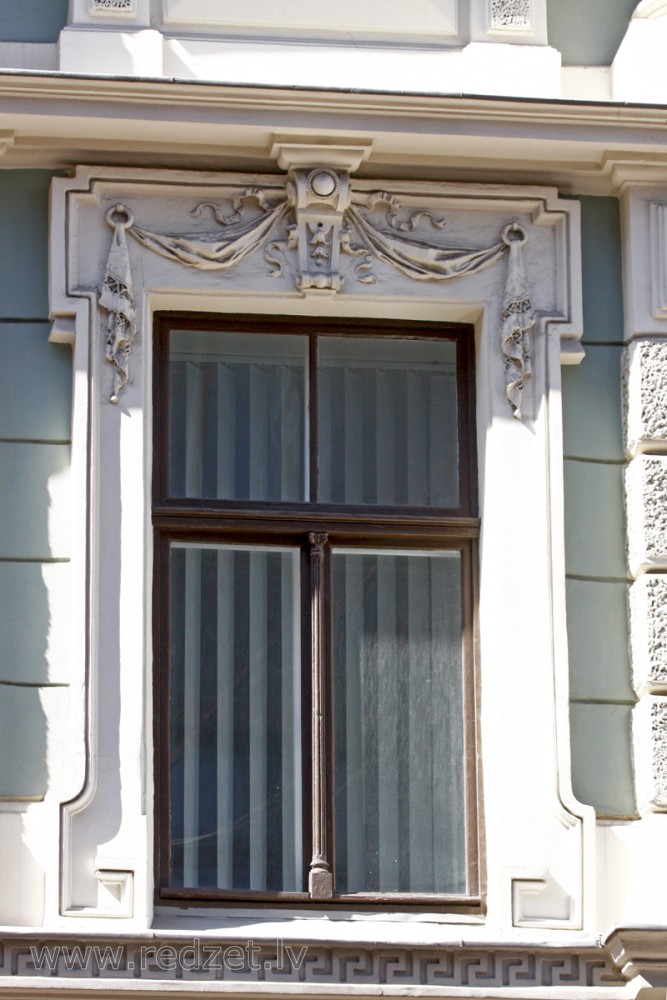 Loga apdare (Smilšu iela 12)