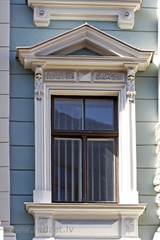 Loga apdare (Smilšu iela 12)