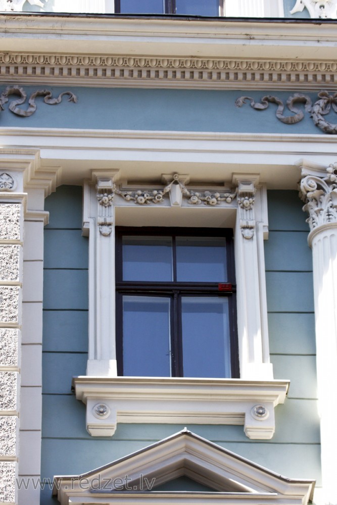 Loga apdare (Smilšu iela 12)