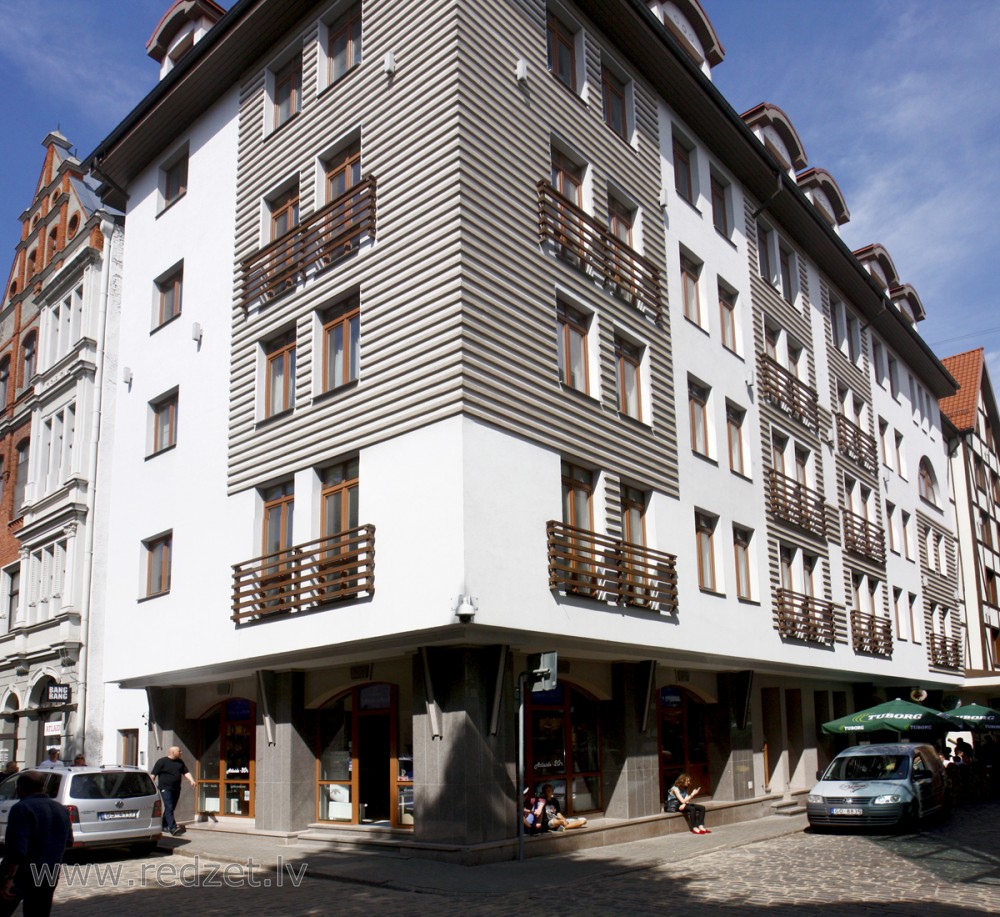 Fontaine Delisnack Riga (Teātra iela 2)