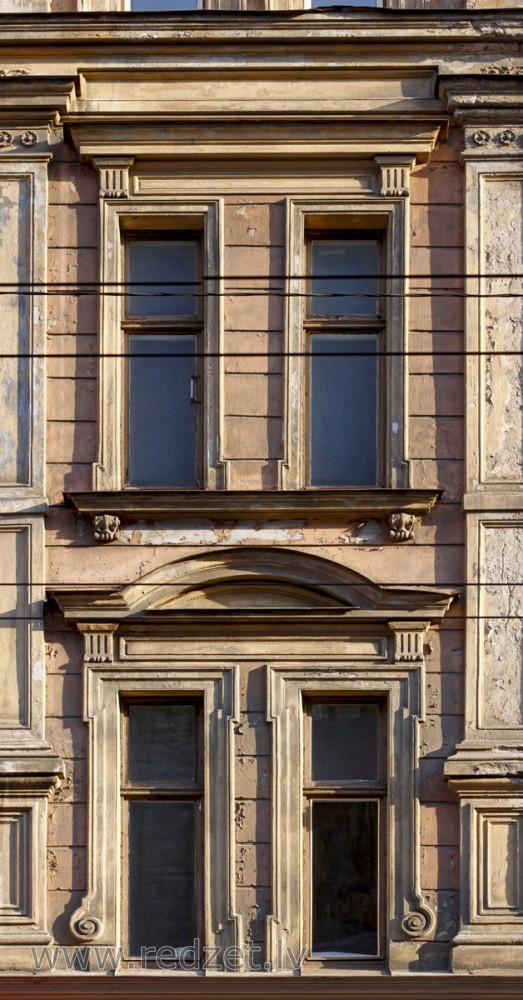 Logi (Tērbatas iela 20)