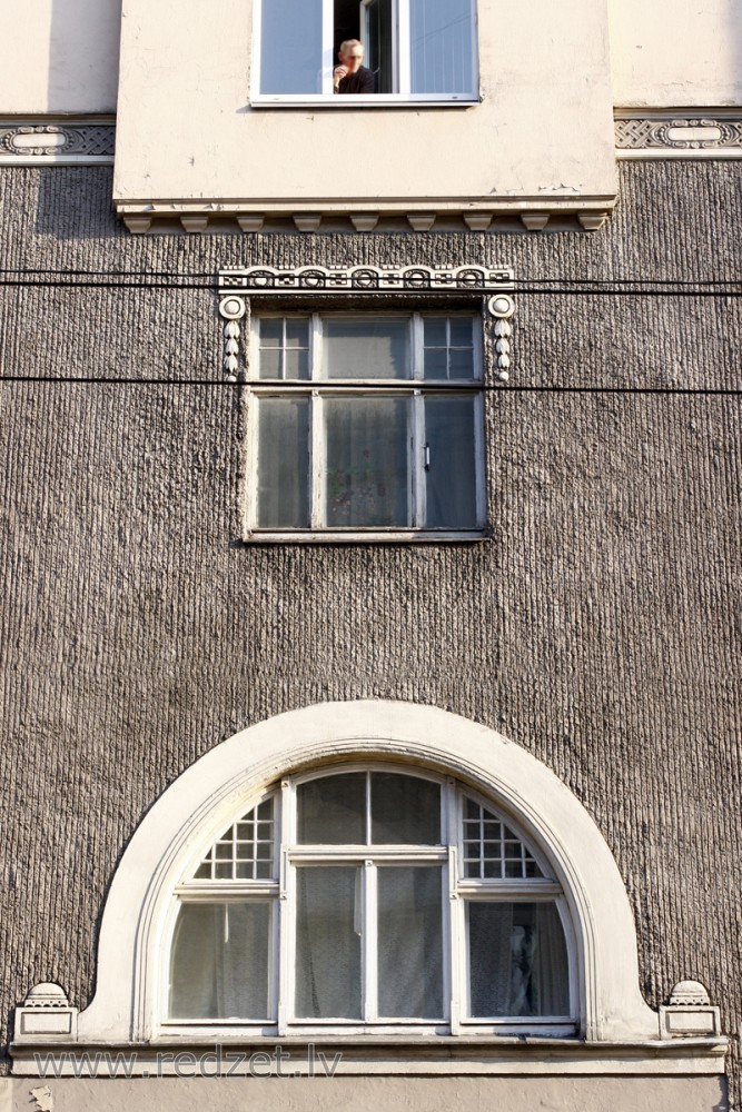 Logi (Tērbatas iela 6/8)