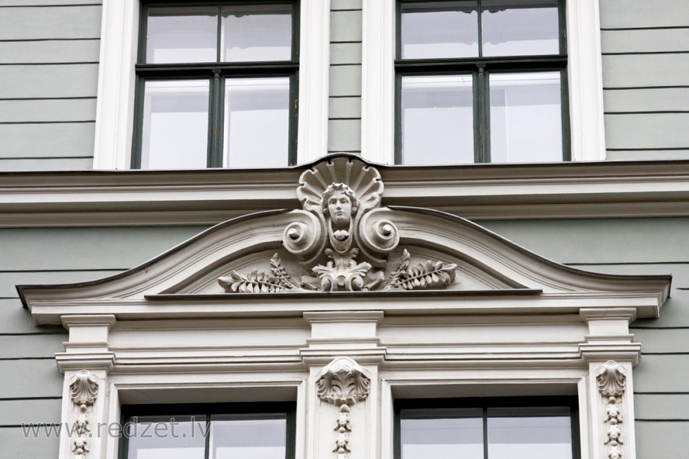 Fasādes dekors (Vīlandes iela 3)