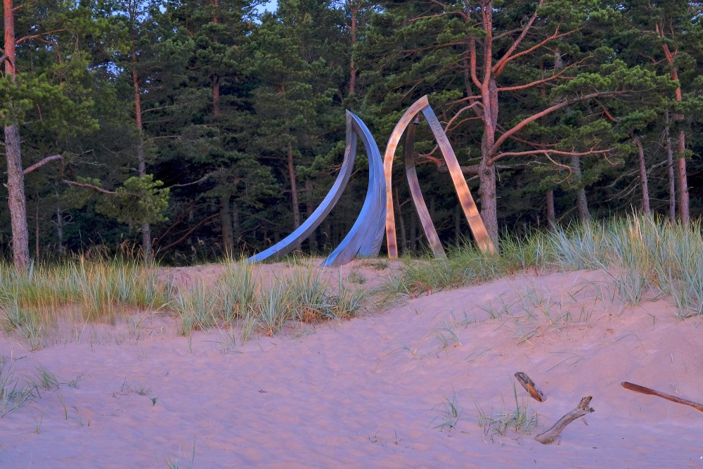 Vides objekts un piemineklis kapteinim Visvaldim Feldmanim Kolkasragā