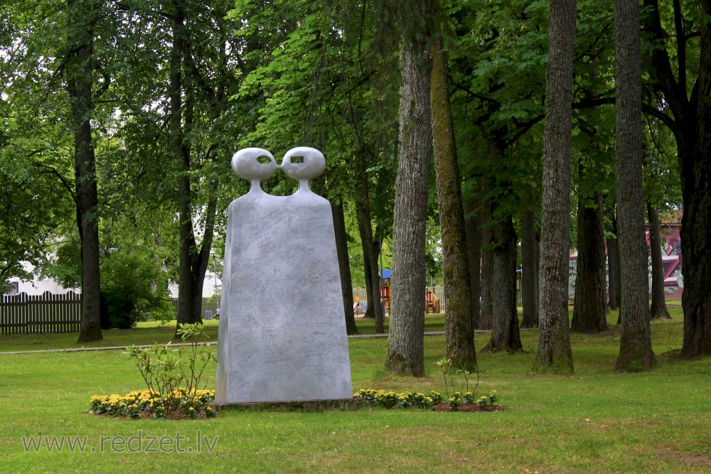 "Bučotāji" (tēlniece O. Šilova)