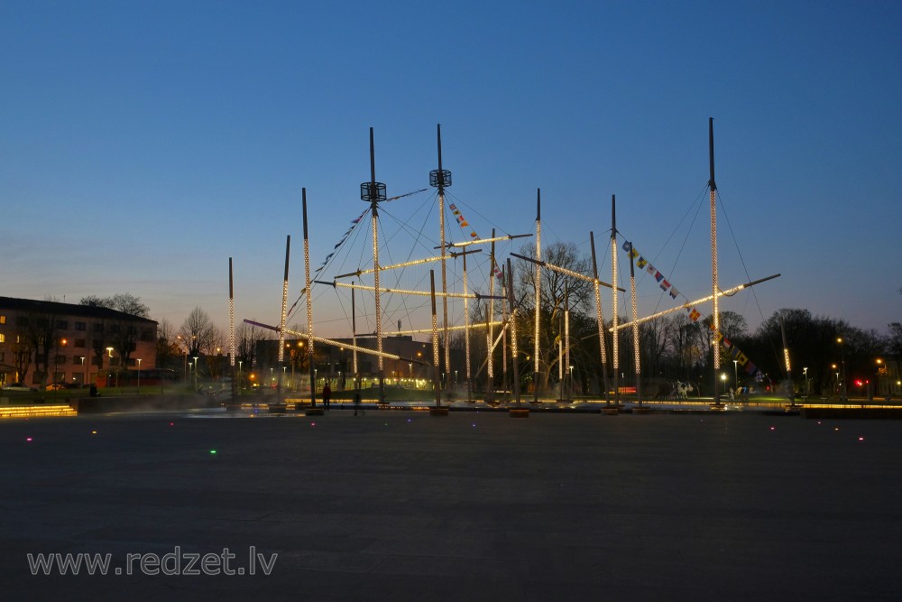Lielais square and the Frigate "Whale" fountain in Night