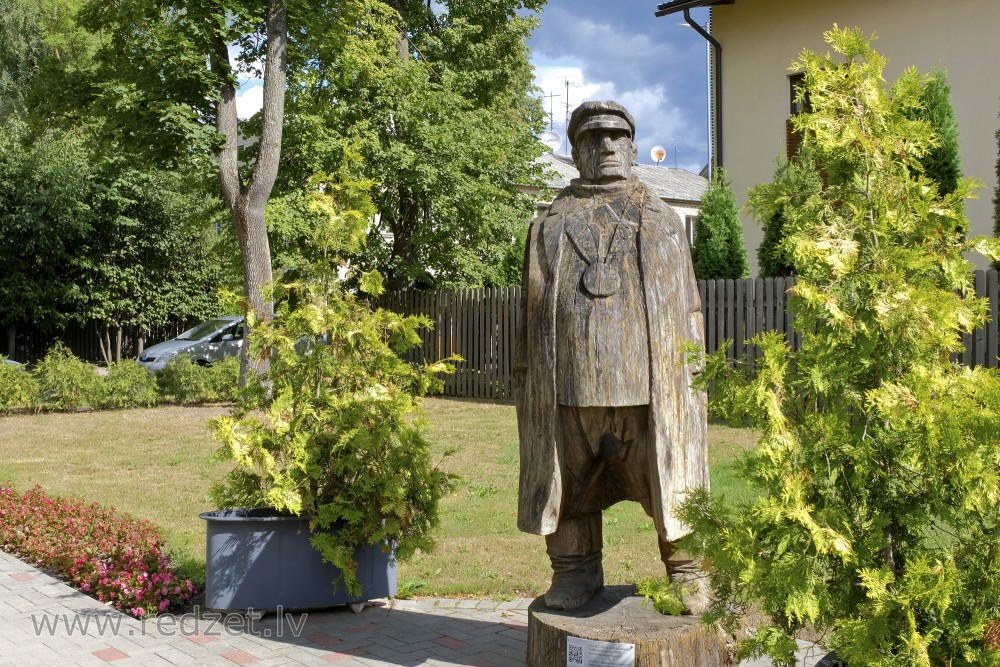 Sculpture "Lielozols"
