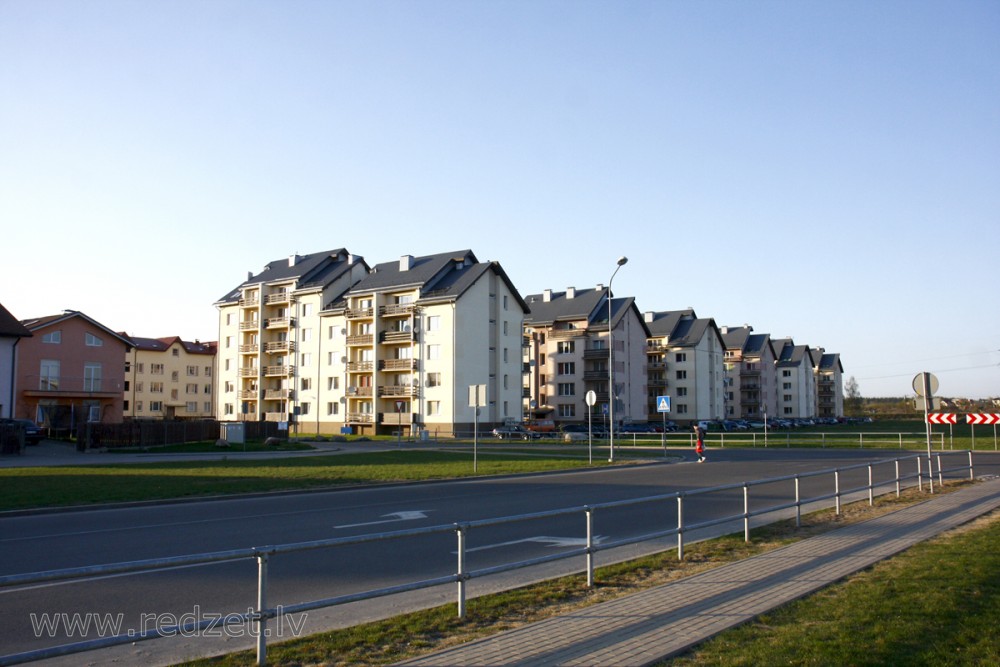 Daudzstāvu dzīvojamās ēkas