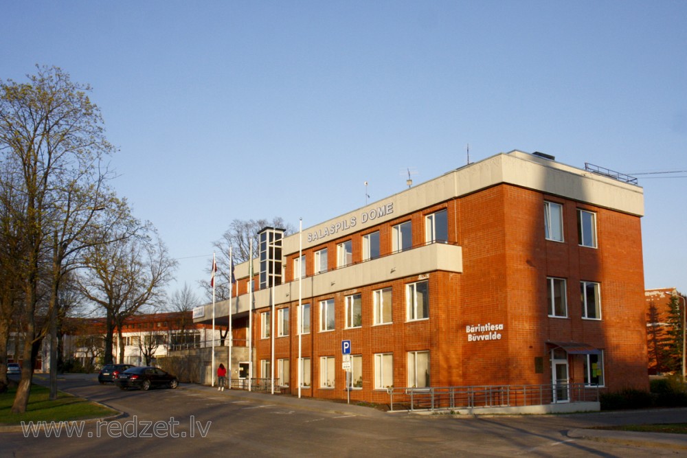 Salaspils novada domes ēka