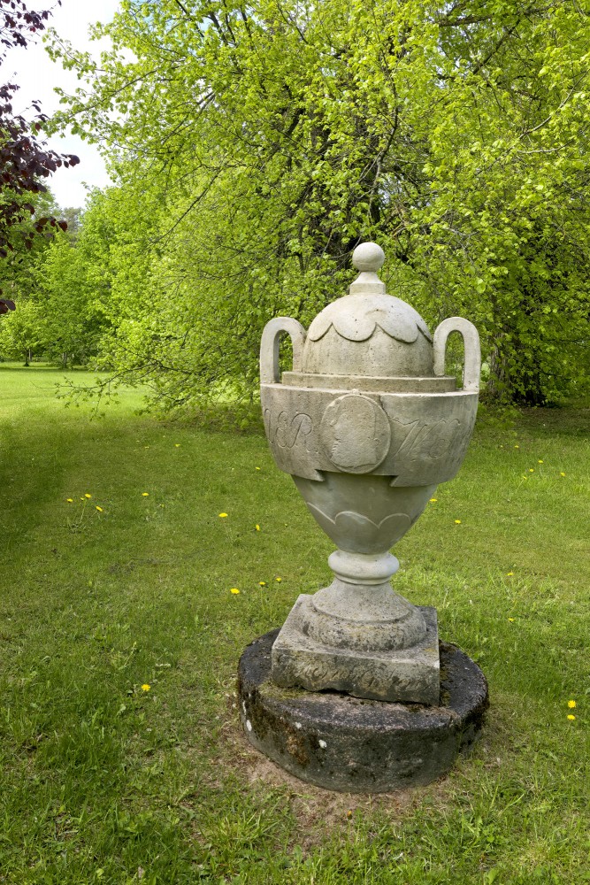 Memorial urn of Friedrich Georg von Lieven in Daugava museum park