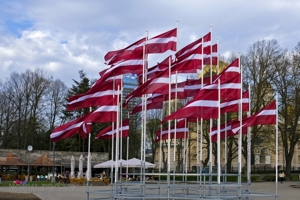 Latvijas Karogs Redzet lv