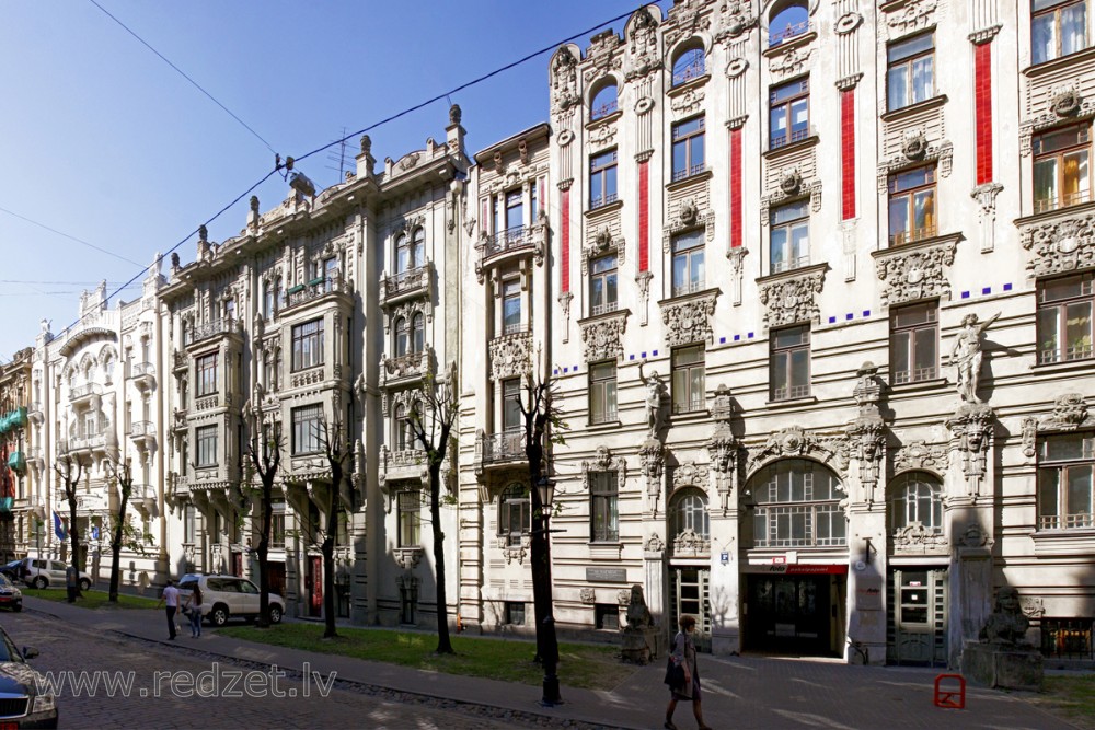 The Boguslavskiy apartment building, Alberta Street 2a