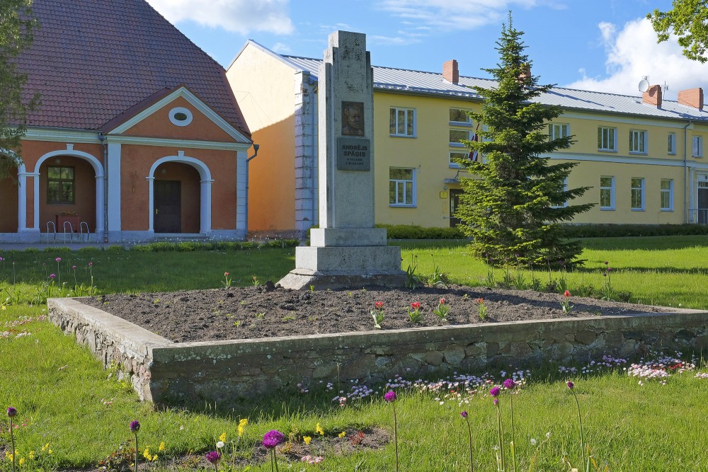 Piemineklis Andrejam Spāģim Dunalkā